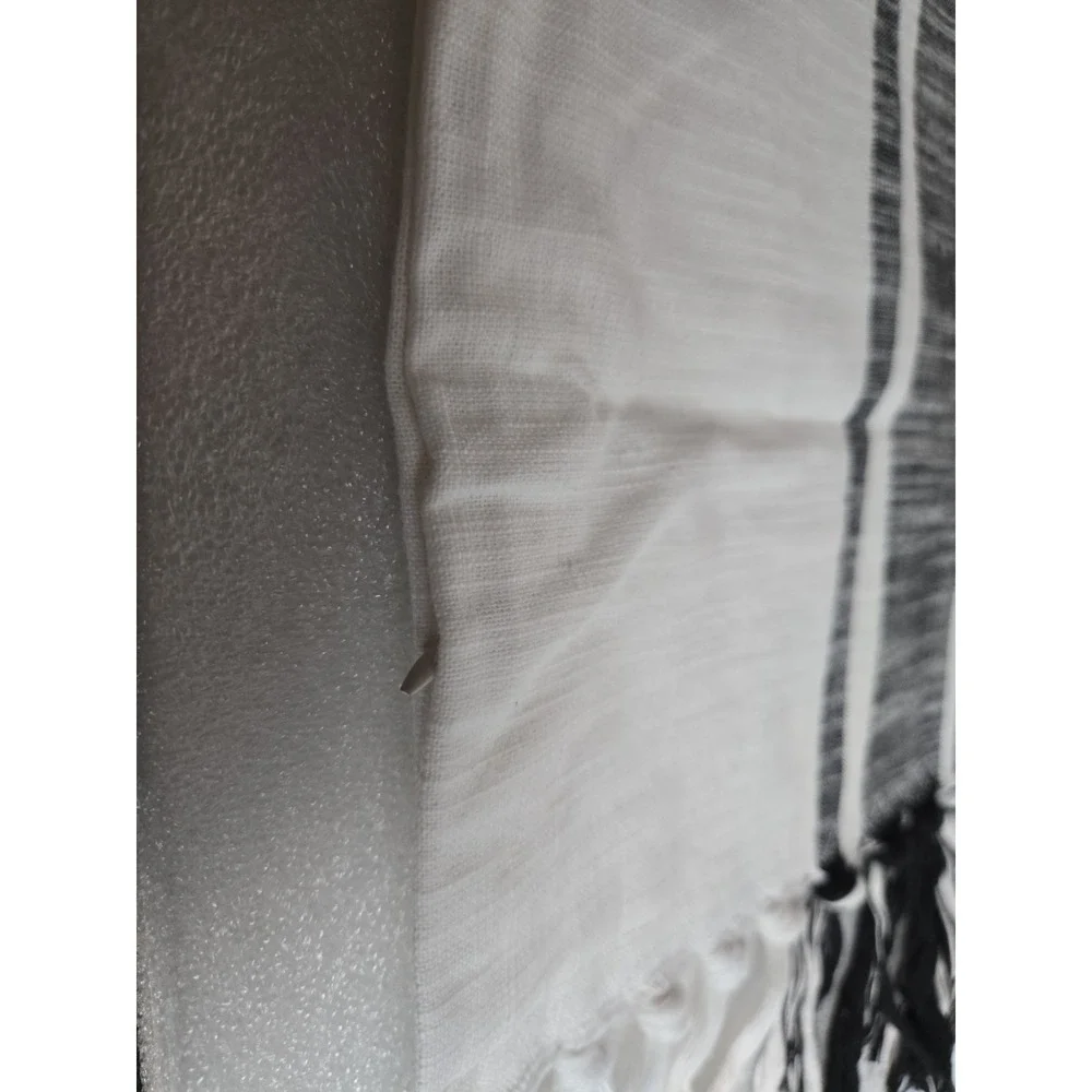 Contemporary Boho Gray/White Tufted Tasseled 17